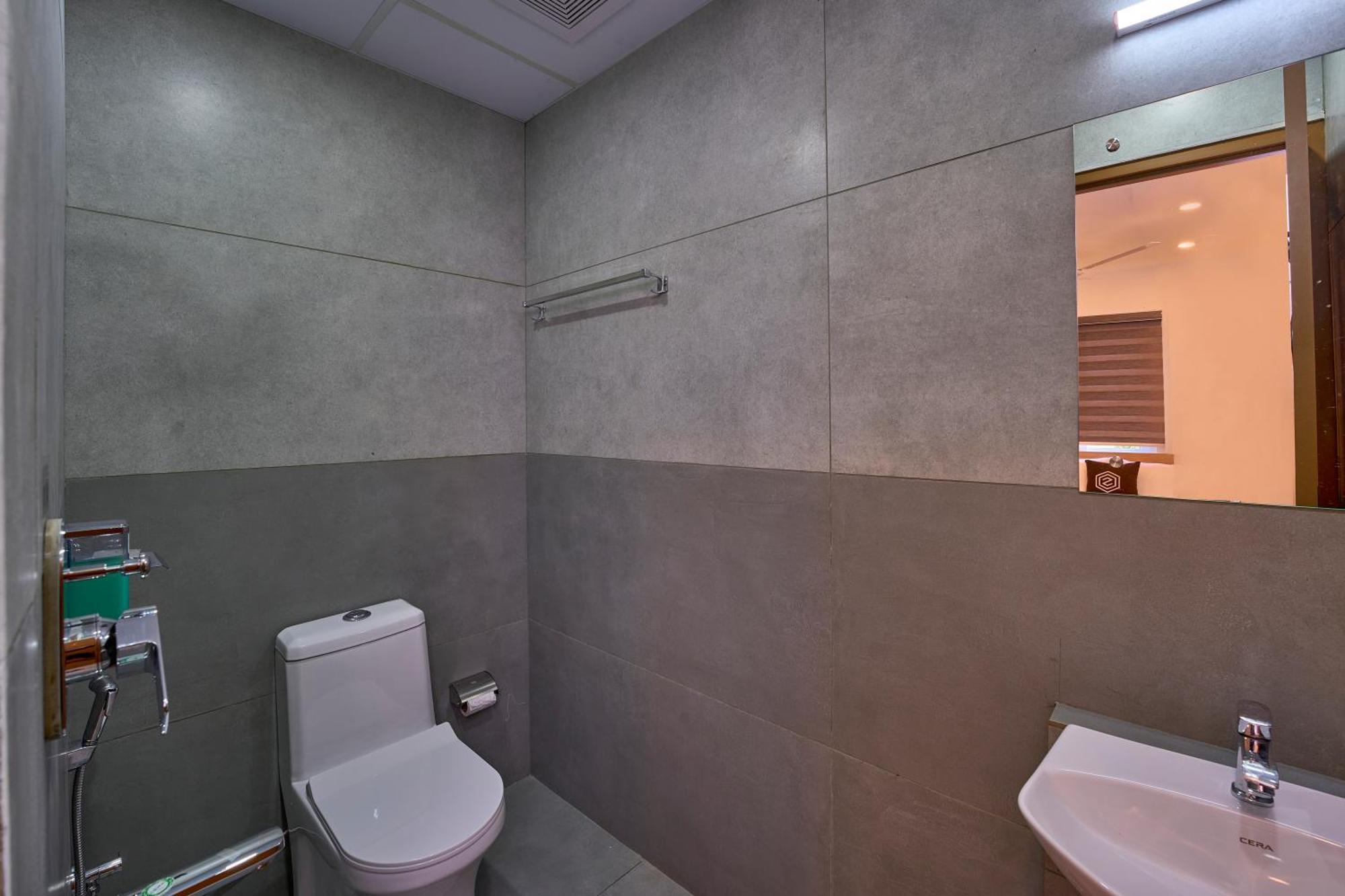 Sapphire Club Hub Hotel Kochi Exterior photo