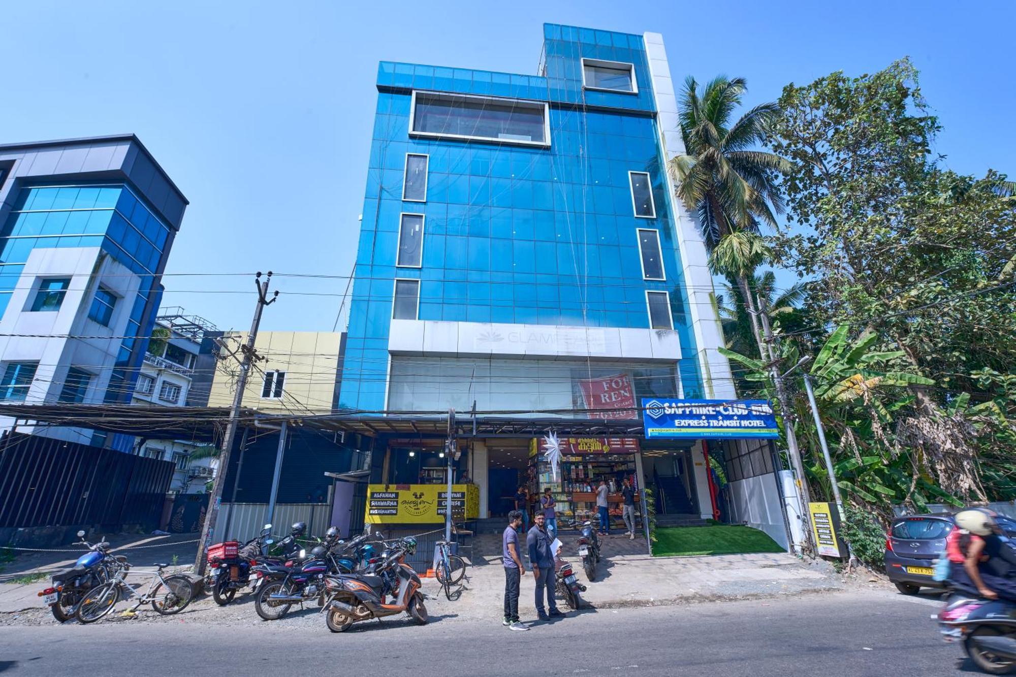 Sapphire Club Hub Hotel Kochi Exterior photo
